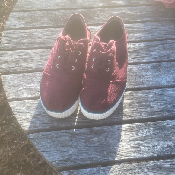 Tom’s-shoes - Picture 2 of 8
